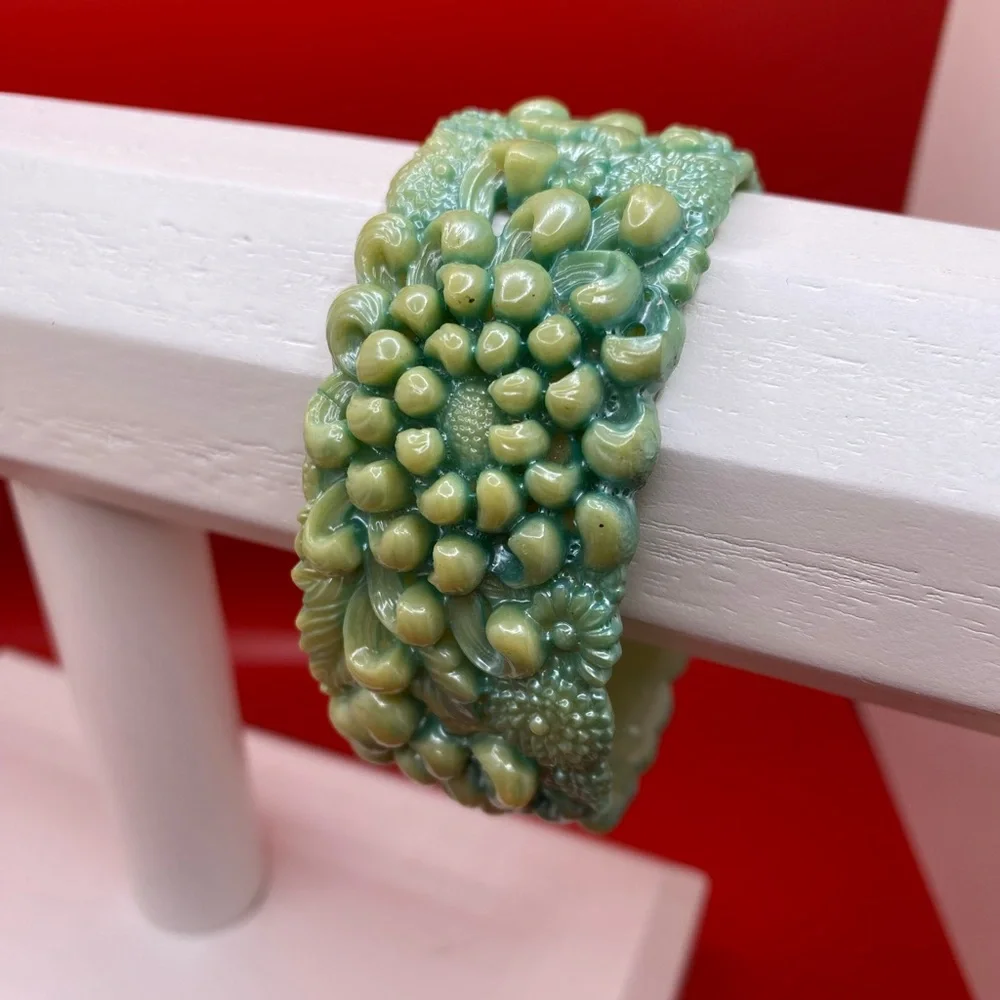 Antique Vintage Early Plastic Faux Bone Horn Celluloid Carved Floral Bangle - Picture 3 of 10